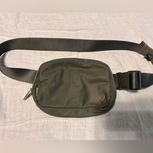 Lululemon belt bag green